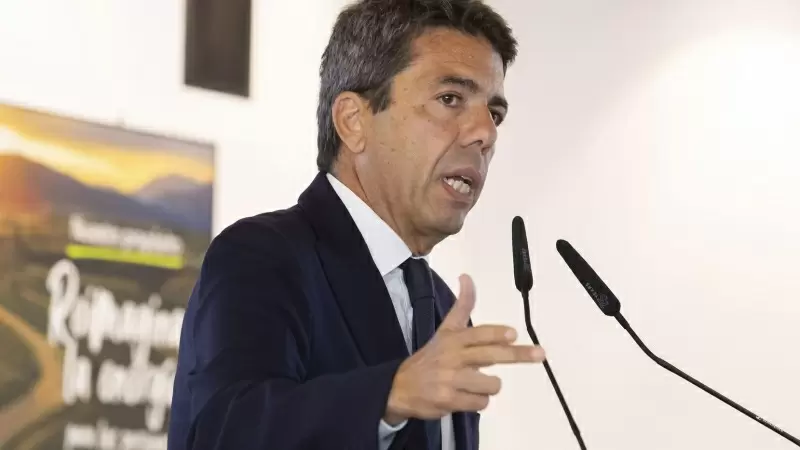 El president de la Generalitat Valenciana, Carlos Mazón, durante una rueda de prensa en Castelló de la Plana, a 6 de mayo de 2024.