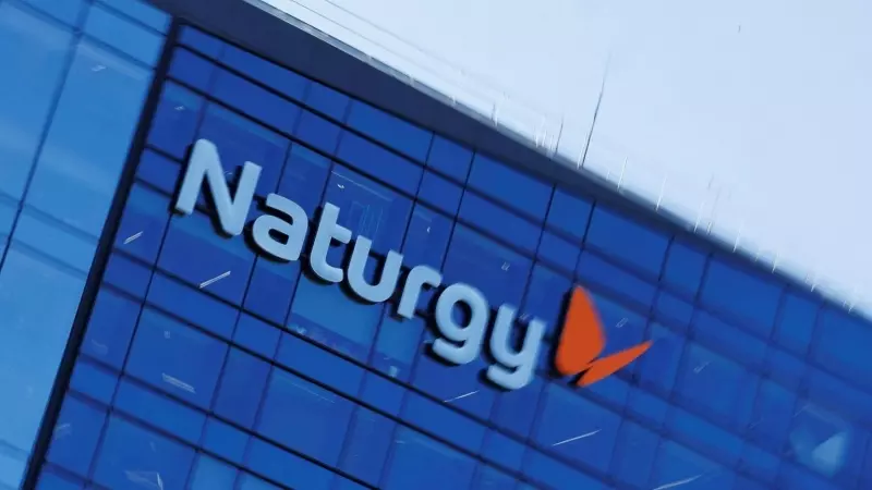 El logo de la energética Naturgy en su sede en Madrid.  REUTERS/Susana Vera