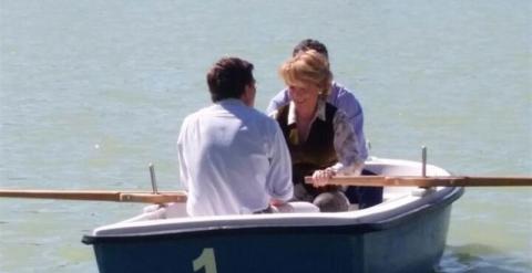Aguirre, en una barca del retiro. EP