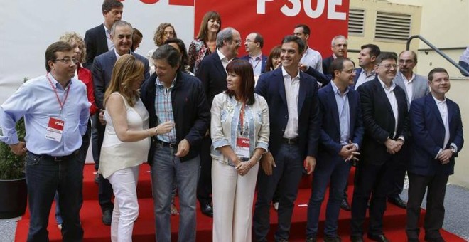 Foto de familia tras el Comité Federal del PSOE. /EFE