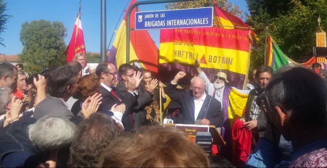 Joseph Almudever, uno de los cuatro brigadistas internacionales que aún vive, durante un homenaje en Madrid. - PC