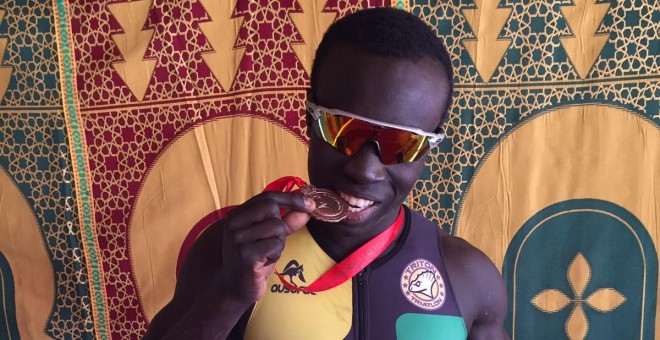 Sega Mbengue Diop, atleta de la selección senegalesa de triatlón.