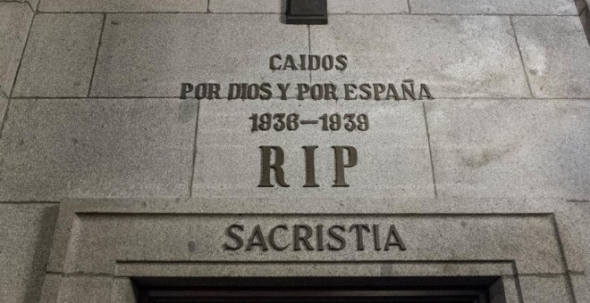 'Caídos por Dios y por España'. / J. GÓMEZ