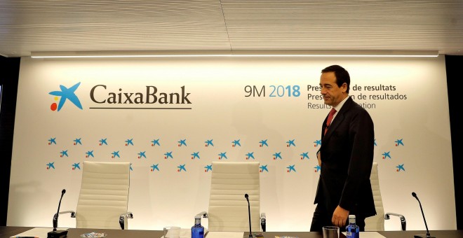 El consejero delegado de CaixaBank, Gonzalo Gortázar, antes del inicio de la rueda de prensa de presentación de los resultados económicos correspondientes a los nueve primeros meses de 2018. EFE/Manuel Bruque