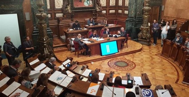 El pleno del ayuntamiento de Barcelona. EUROPA PRESS