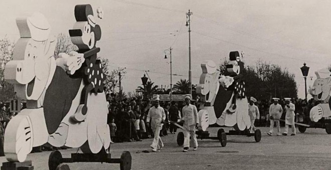 El desfile de las magas de enero de 1937 durante la República