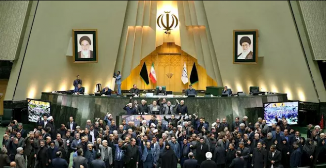 Parlamentarios iraníes corean cánticos contra EEUU tras el asesinato del general Qasem Soleimaní./ICANA /dpa