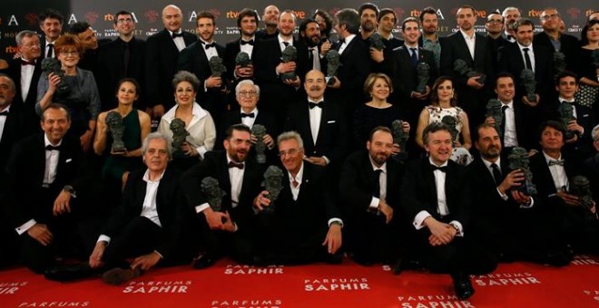 Foto de los premiados en la ceremonia de la 30 edición de los Premios Goya. / JUANJO MARTÍN (EFE)