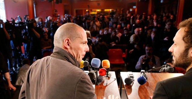 El exministro griego, Yanis Varoufakis, durante la presentación del MovImiento Democracia en Europa 2025 en Berlín. REUTERS