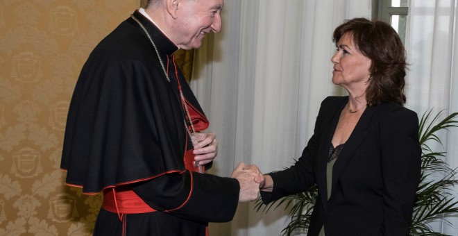 La vicepresidenta del Gobierno, Carmen Calvo, con el secretario de Estado vaticano, Pietro Parolin. EFE/Presidencia del Gobierno