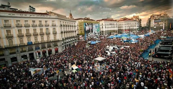 Imagen de archivo de la vista aérea de la concentración del 15M en la Puerta del Sol (Madrid) | EFE/Lu