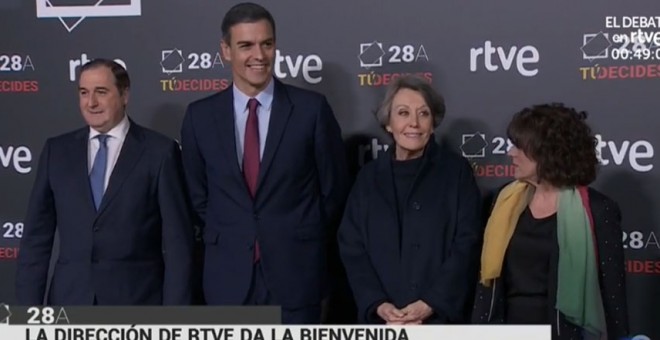 Sánchez, a su llegada a los estudios de TVE.