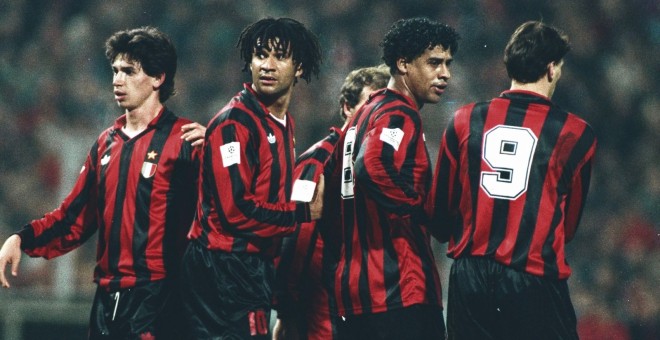 El Milan de Arrigo Sacchi contaba sólo con tres extranjeros, y los tres eran holandeses: Marco Van Basten, Frank Rijkaard y Ruud Gullit.