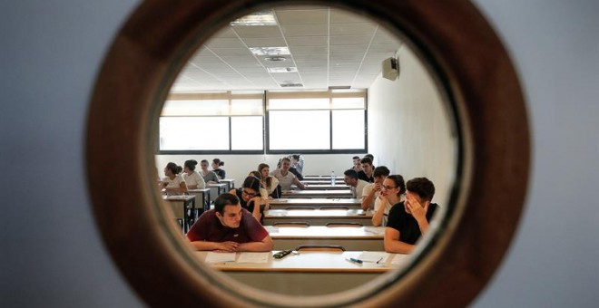 Un total de 20.250 estudiantes se presentan a las pruebas de acceso a la Universidad en la Comunitat Valenciana en su convocatoria ordinaria. EFE