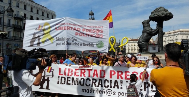 Concentració a la Puerta del Sol de Madrid en favor de la llibertat dels presos polítics catalans