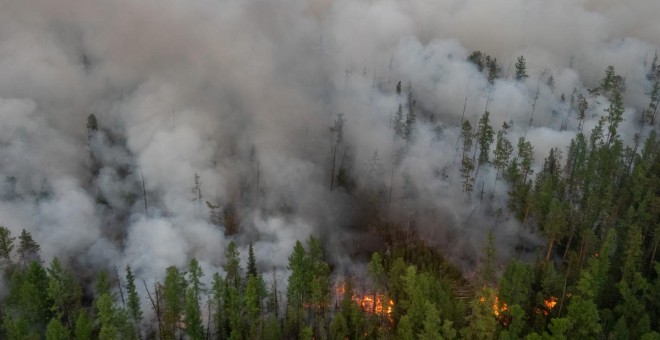En Siberia todavía continúan activos más de 200 incendios, según las autoridades. / Reuters