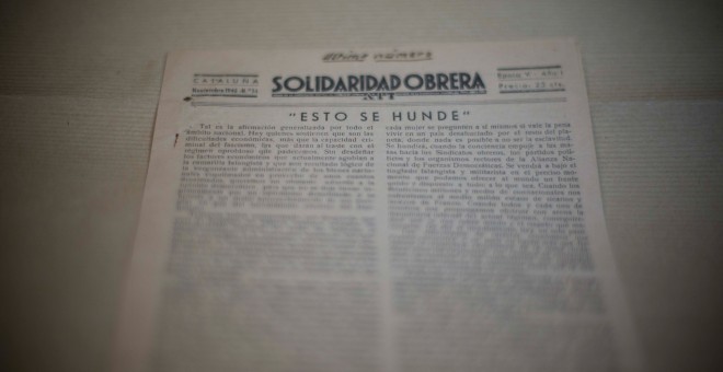 El histórico periódico anarcosindicalista 'Solidaridad Obrera': titula en noviembre del 45 con un demasiado optimista 'Esto se hunde'.- JAIRO VARGAS