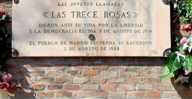 Placa conmemorativa del fusilamiento hace 75 años de Las 13 Rosas.