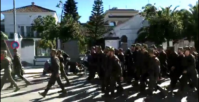 Desfile de legionarios en Sanlúcar de Barrameda.