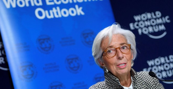 La directora gerente del Fondo Monetario Internacional (FMI), Christine Lagarde, ofrece una rueda de prensa en Davos (Suiza)ueden generar "graves vulnerabilidades financieras". EFE/ Laurent Gillieron