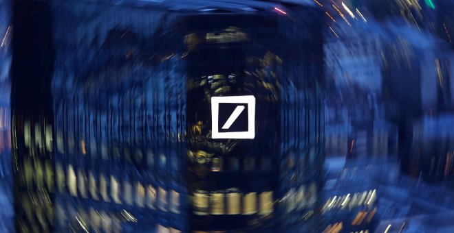 El logo de Deutsche Bank en su sede en Fráncfort. REUTERS/Kai Pfaffenbach