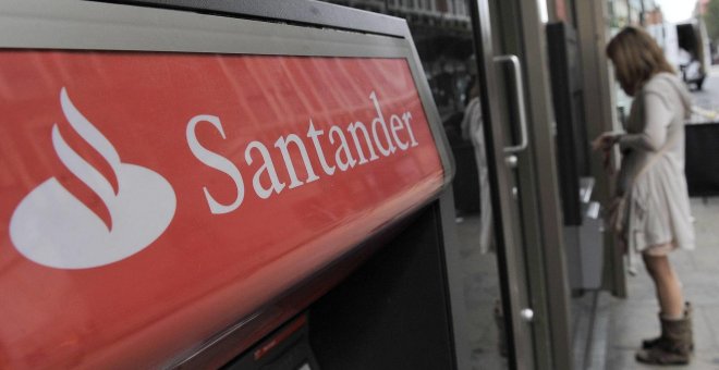 Cajero automático del Banco Santander EFE/Archivo