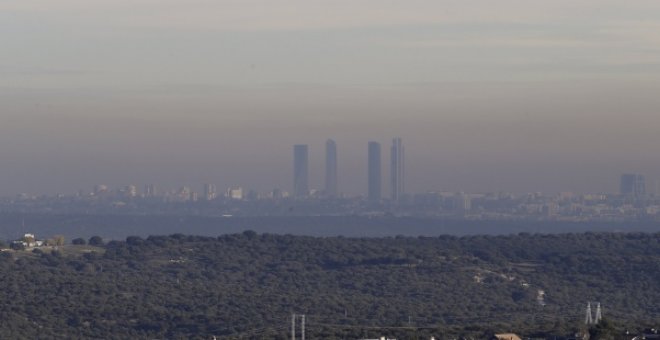 Fotografía de archivo de la capa de contaminación que cubre la ciudad de Madrid. - EFE