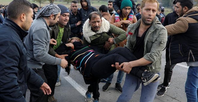 Migrantes heridos por la Policía en Bosnia. REUTERS/Marko Djurica