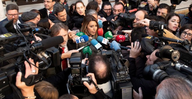 La presidenta de la Junta en funciones, Susana Díaz, a su llegada al Parlamento de Andalucía en Sevilla, que celebra la sesión constitutiva de la XI legislatura. EFE/Raúl Caro