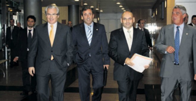 El exjuez Baltasar Garzón, el exfiscal de la Audiencia Nacional Javier Zaragoza, y el juez Javier Gómez Bermúdez, en un conferencia sobre blanqueo de dinero en Andorrra, acompañados del abogado Jose María Fuster-Fabra, en una fotografía de octubre de 2009