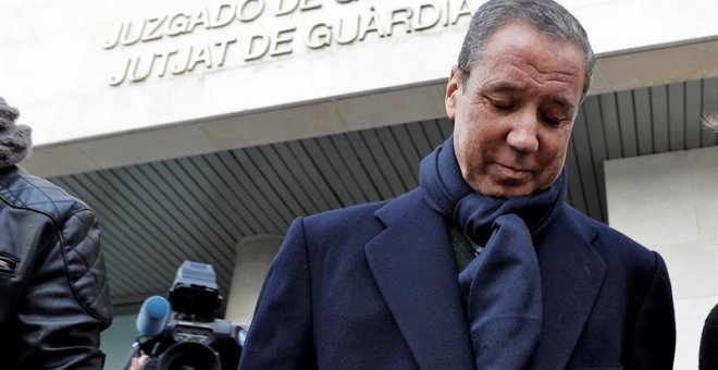 Eduardo Zaplana tras firmar en la oficina de presentaciones del juzgado de guardia de Valéncia por segundo lunes consecutivol | EFE/Manuel Bruque