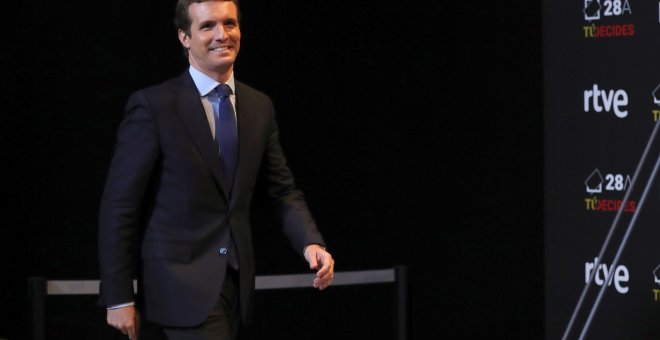 El candidato a la presidencia del Gobierno por el Partido Popular, Pablo Casado, a la finalización del debate celebrado en el Estudio 1 de Prado del Rey, en Madrid. EFE/JuanJo Martín.