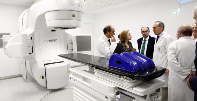 Los aceleradores lineales para tratar con radioterapia los tumores tiene un coste de entre tres y cinco millones de euros y se fabrican a demanda.