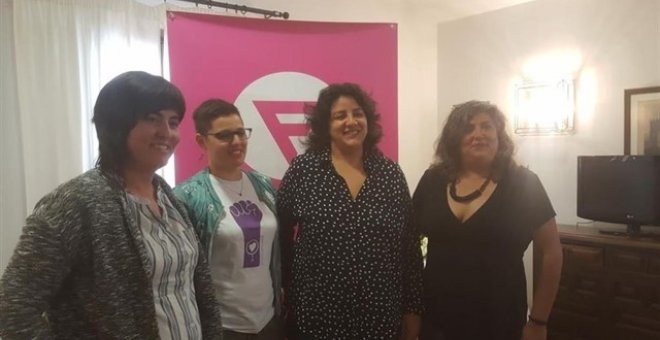 Un fallo da la razón a una madre lesbiana de Mérida. Europa Press