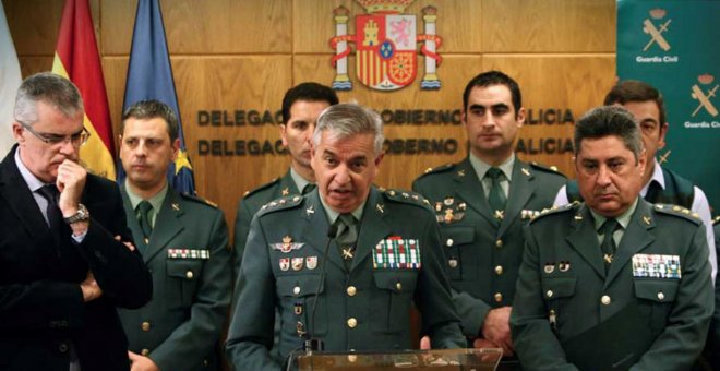 El coronel Manuel Sánchez Corbí, situado en el centro de la foto, en una imagen de archivo. EFE