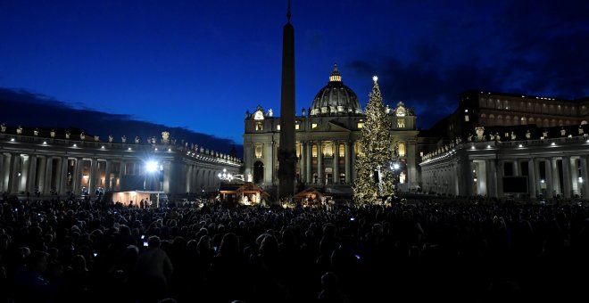 Vista de la decoración navideña del Vaticano. REUTERS