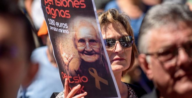 Imagen de archivo de una de las movilizaciones realizadas por el movimiento de pensionistas en Bilbao. EFE
