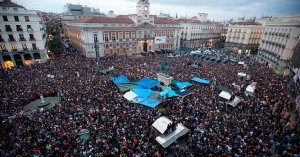 Puerta del Sol de Madrid durante el 15-M en una imagen de archivo. REUTERS/ Paul Hanna