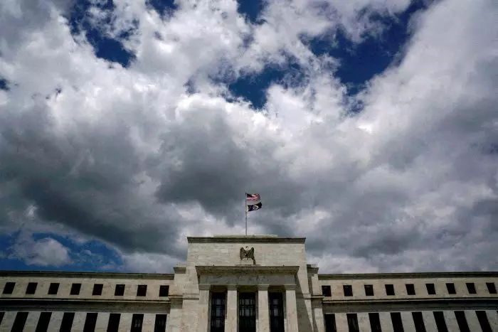 La Fed no cede y mantiene los tipos de interés en su nivel más alto en 23 años