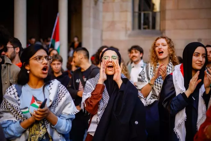 La enseñanza de los jóvenes al rebelarse contra el silencio por el genocidio de Israel: 'Tenemos el deber de movilizarnos'