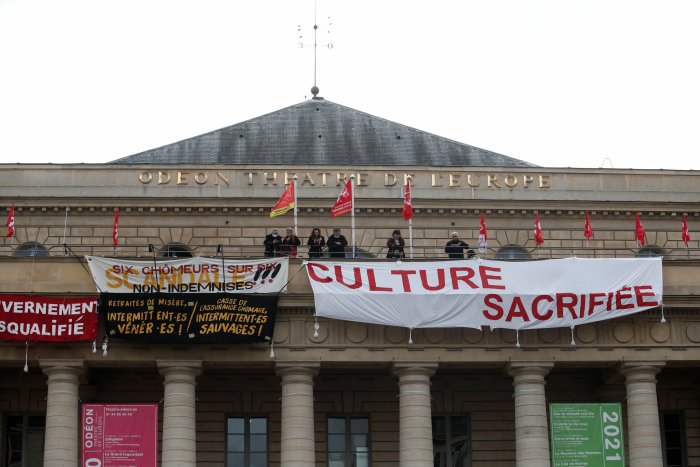 Las imágenes del movimiento de ocupación de teatros que se extiende por toda Francia