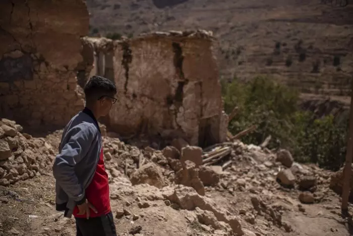 Los equipos de rescate continúan la búsqueda de cuerpos bajo los escombros en Marruecos