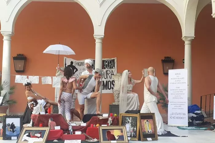 Sevilla no tiene a quién dibujar: los modelos de la Facultad de Bellas Artes se ponen en huelga
