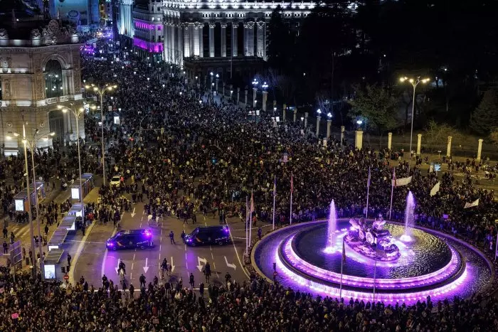 El feminismo se separa de nuevo en el 8M de Madrid con los derechos de las mujeres trans como punto de discordia