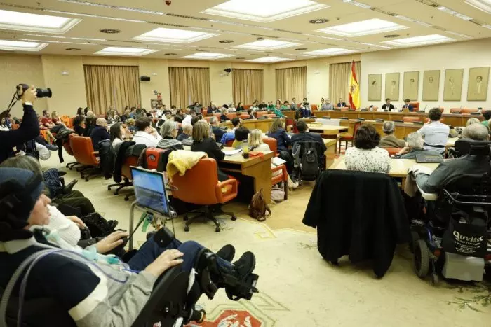 El Congreso respalda por unanimidad la ley ELA tras el rapapolvo de Unzué