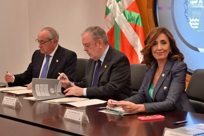 Euskadi asumirá el servicio de Cercanías, la homologación de títulos extranjeros y la acogida de refugiados