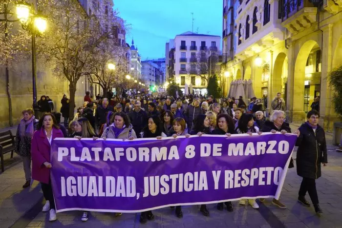 El Gobierno de La Rioja excluye al colectivo LGBTI de las campañas de publicidad y reduce las de mujer
