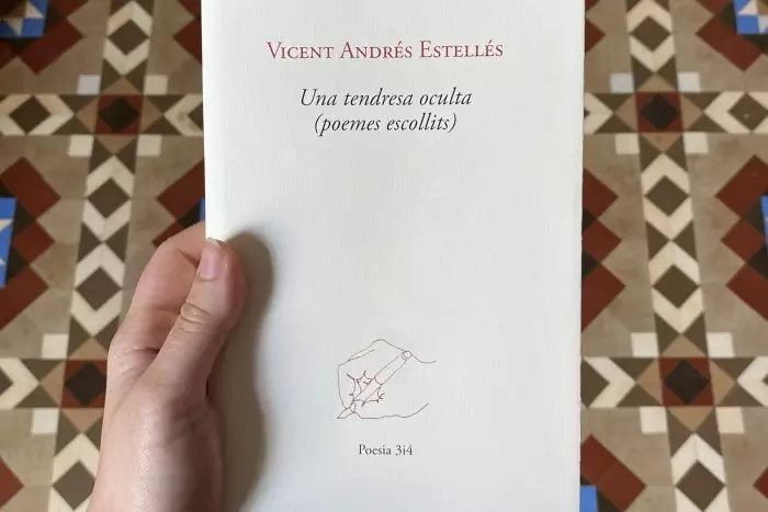 Publiquen l'antologia "més completa" de la poesia de Vicent Andrés Estellés
