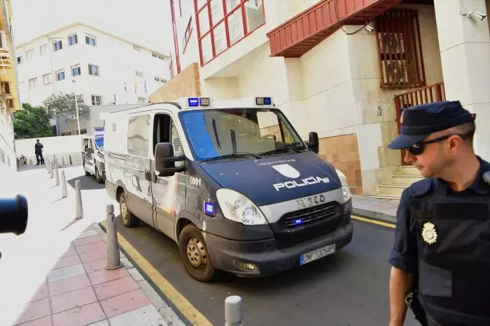 Liberan a una mujer retenida en un piso de acogida de Girona