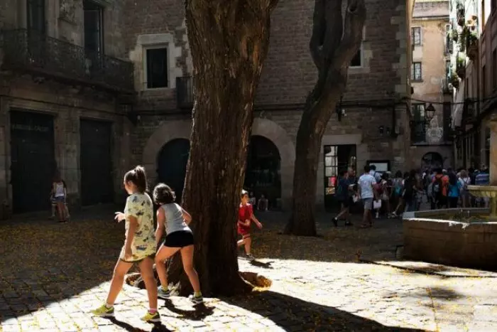Barcelona tancarà la plaça Sant Felip Neri en horari de pati: serà exclusiva per als alumnes de l'institut escola